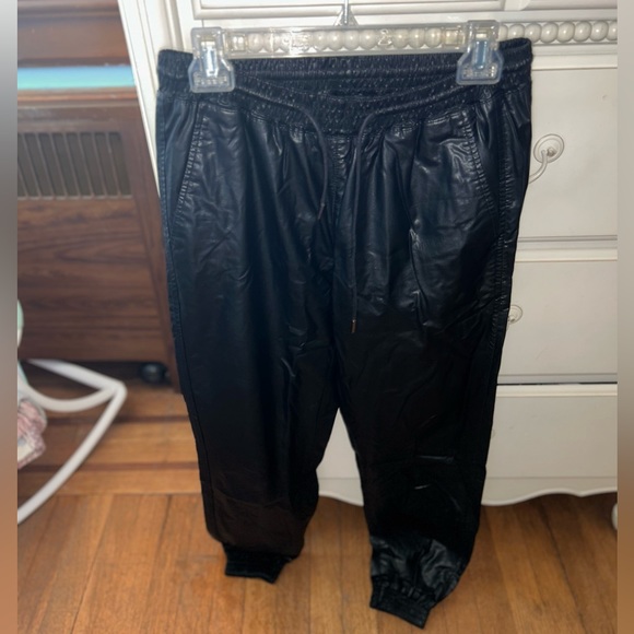 ZARA faux leather jogger pants. Size medium. Excellent condition - Picture 3 of 3